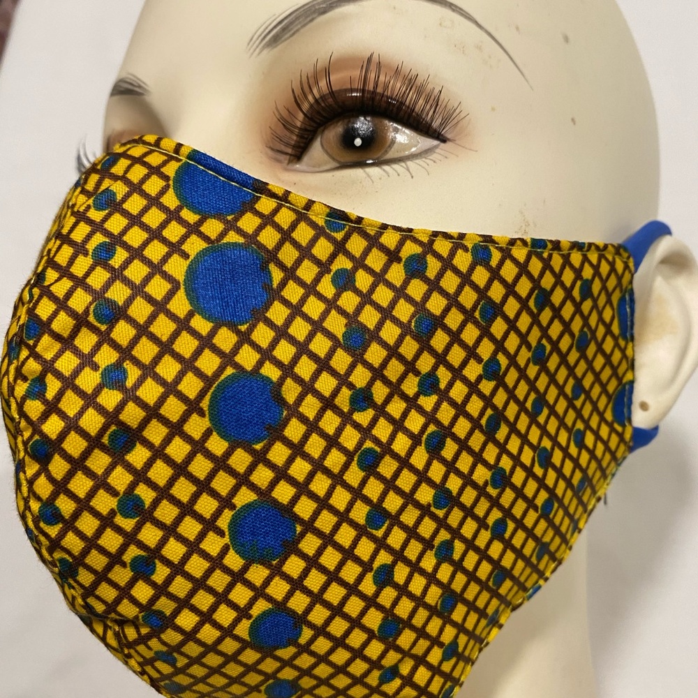 🆕 African Fabric Mask 😷 - Picture 4 of 6